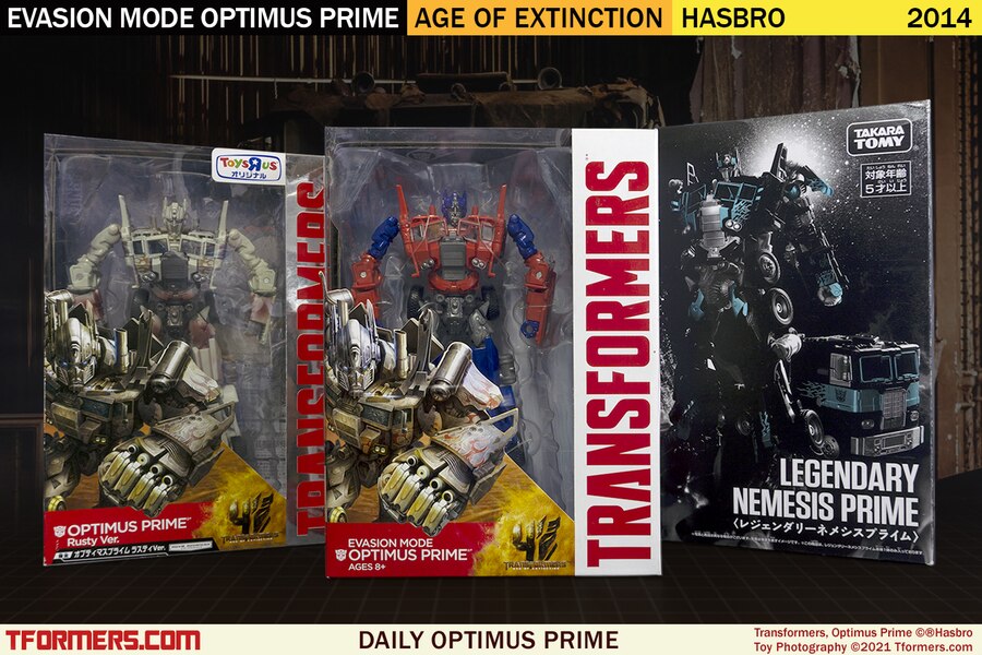 Daily Prime   Transformers Evasion Mode Optimus Prime (1 of 1)